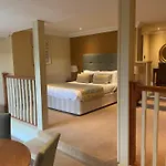 Towers Hotel 3*